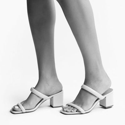 Mule Verniz Bico Quadrado Salto Grosso Preta