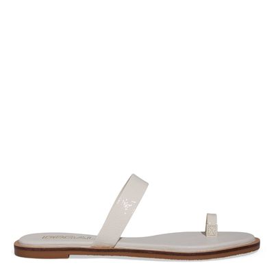 Rasteira Verniz Off White Tira De Dedo