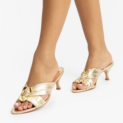 Mule Metal Orgânico Tiras Cruzadas Napa Metalizado Dourado Salto Fino