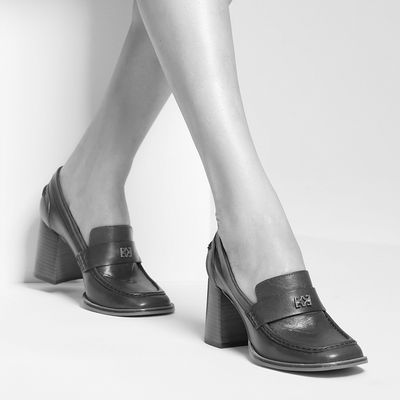 Mocassim Preto Couro Salto Alto E Grosso