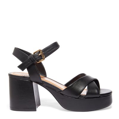 Sandália meia pata couro preto