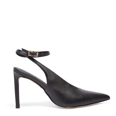 Scarpin slingback bico fino couro preto