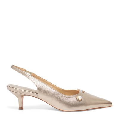 Scarpin slingback dourado pérola
