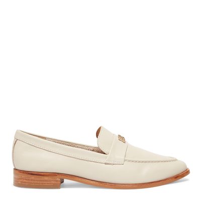 Mocassim Tira Couro Verniz Off White