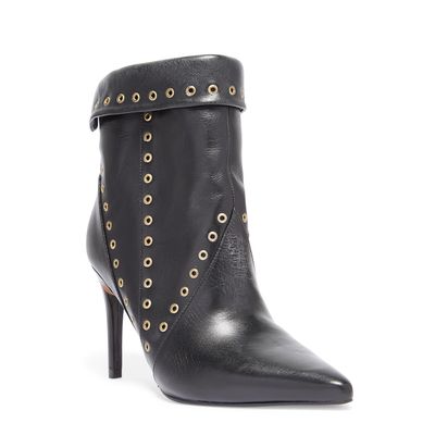 Bota Bico Fino Couro Preto Ilhós