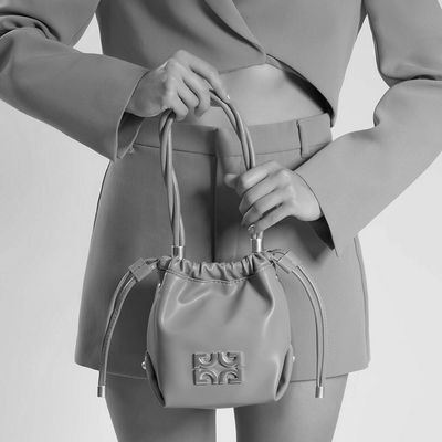 Bolsa Bucket Preta Duas Alças