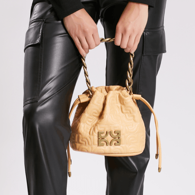 Bolsa Bucket Matelassê Bege Duas Alças