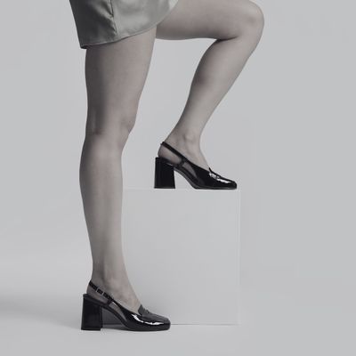 Scarpin Slingback Salto Bloco Verniz Branco