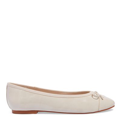 Sapatilha bico redondo verniz off white