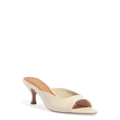 Mule Couro Off White Bico Folha Salto Baixo Fino