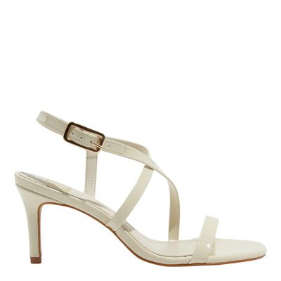 Sandália Bico Quadrado Verniz Salto Fino Off White