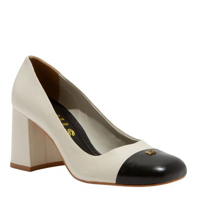 Scarpin boneca couro soft off white salto grosso