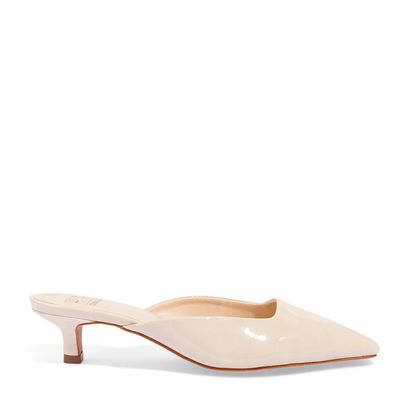 Mule Verniz Off White Salto Baixo Fino