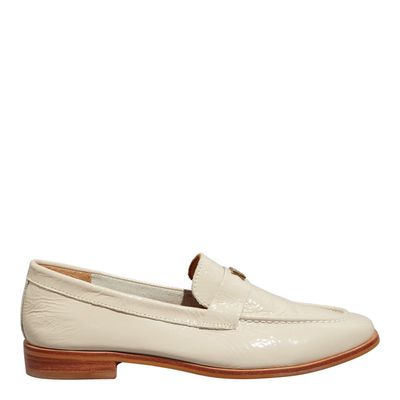 Mocassim Tira Couro Verniz Off White