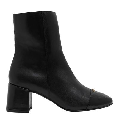 Bota Couro Cano Médio Preto Bico Redondo Monograma